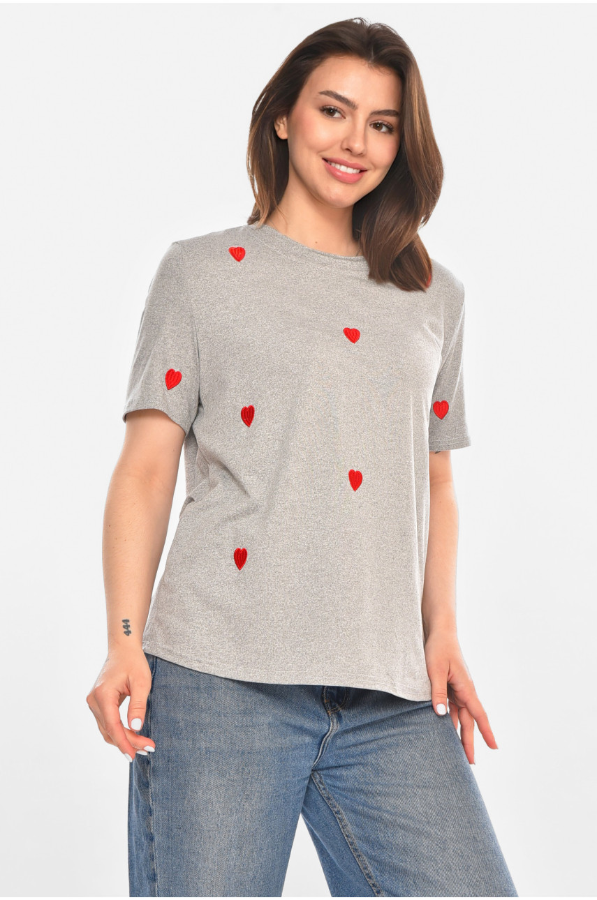 Футболка жіноча сірого кольору з принтом 213438