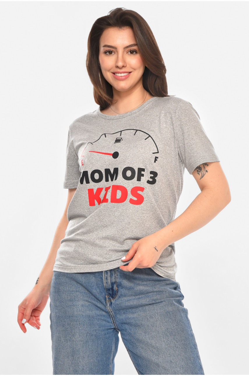 Футболка жіноча сірого кольору з принтом 213440