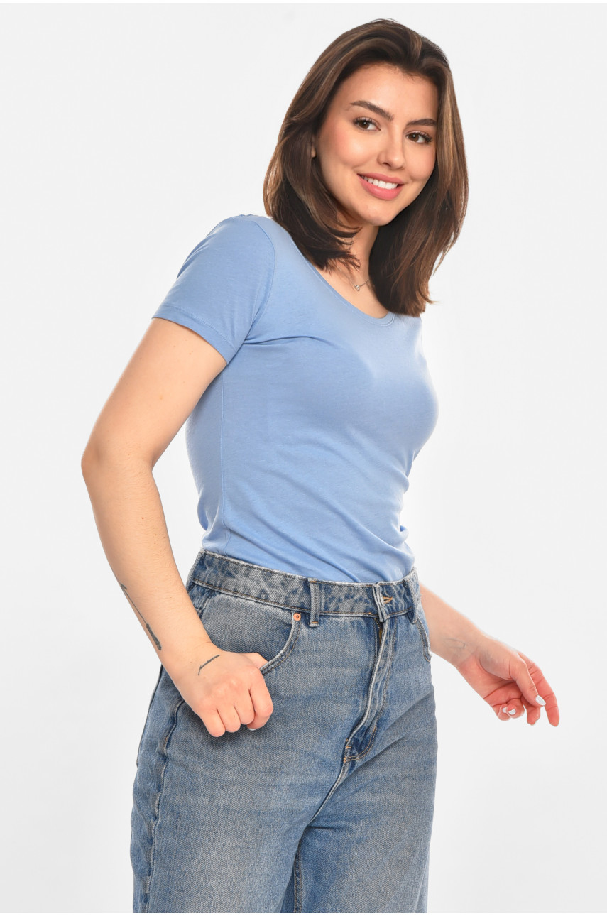 Футболка жіноча однотонна блакитного кольору 213442