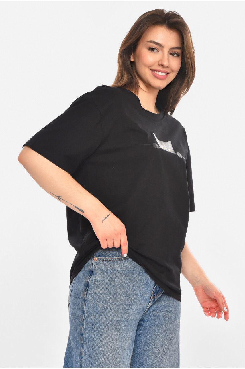 Футболка жіноча чорного кольору з принтом 213474