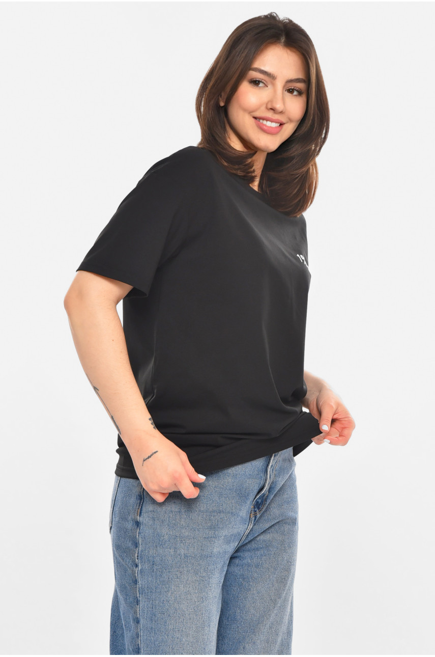 Футболка жіноча чорного кольору з принтом 213489