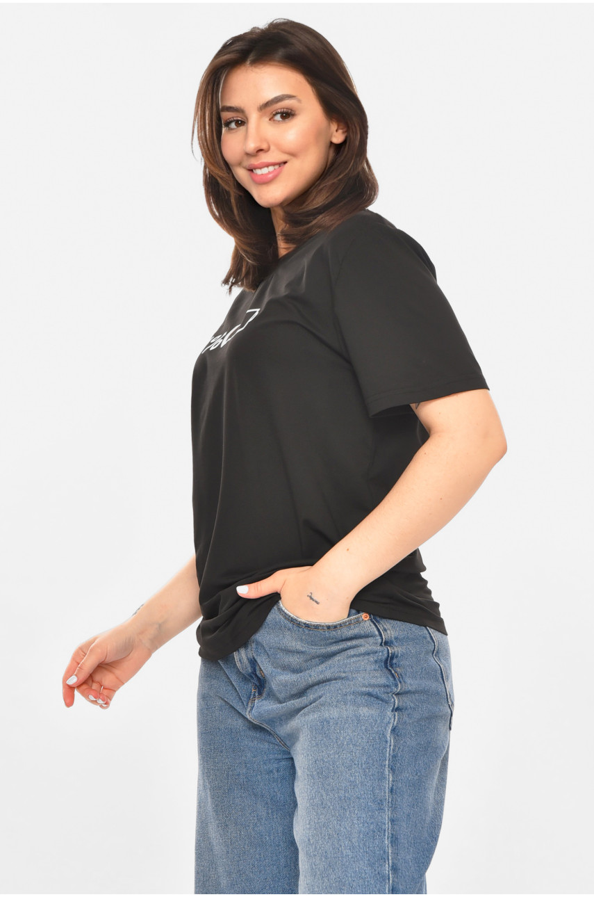 Футболка жіноча чорного кольору з принтом 213549