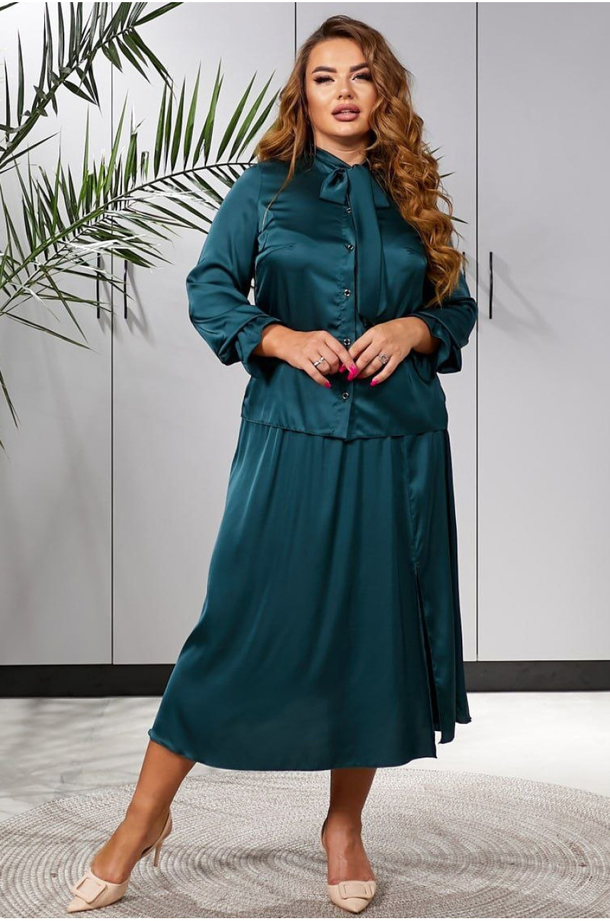 Костюм женский зеленого цвета 502 213729