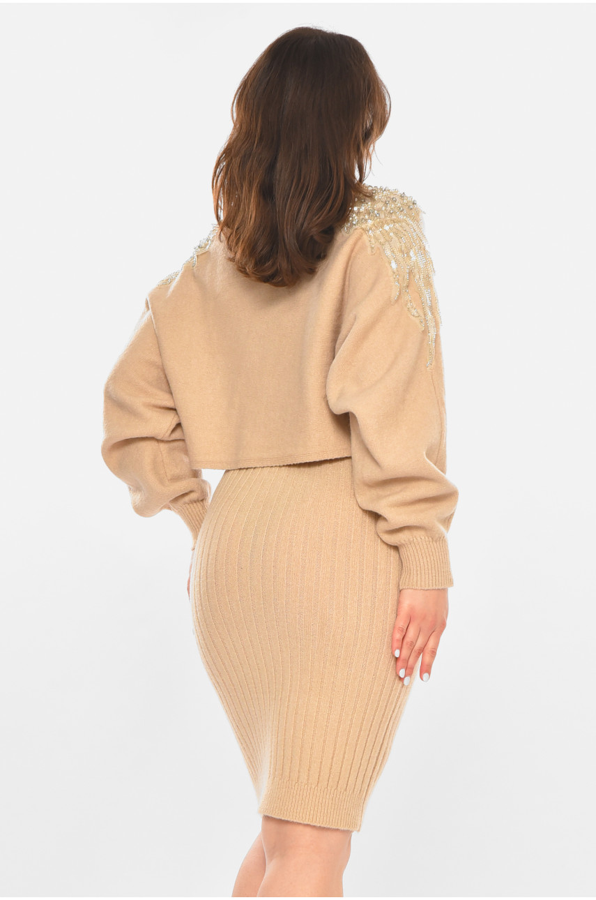 Костюм жіночий бежевого кольору 213791